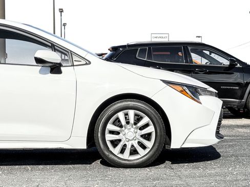 Used 2024 Toyota Corolla LE FWD image 9