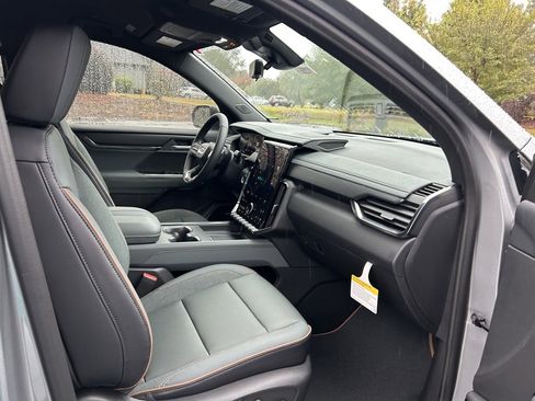 New 2026 GMC Acadia AT4 image 36