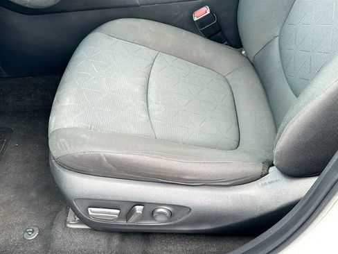 Used 2024 Toyota RAV4 XLE FWD image 18