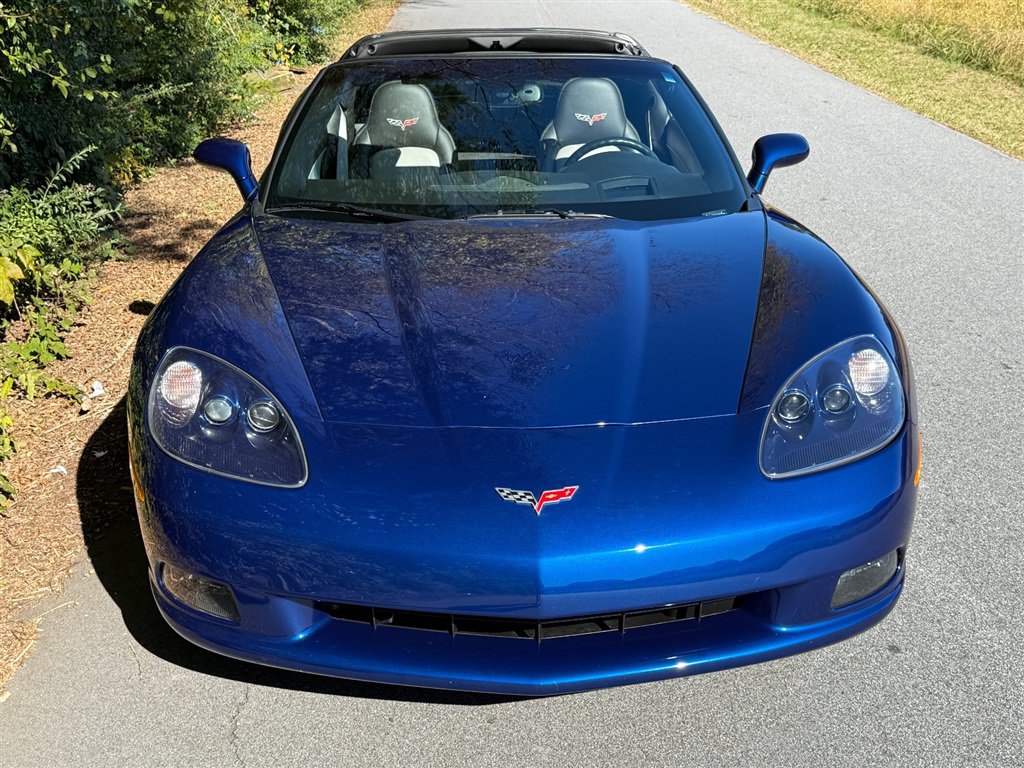 Used 2007 Chevrolet Corvette Coupe w/ Preferred Equipment Group RWD image 12
