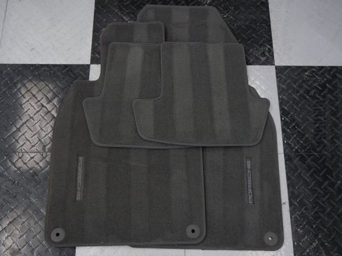 Used 2022 Porsche 911 Targa 4 GTS image 38