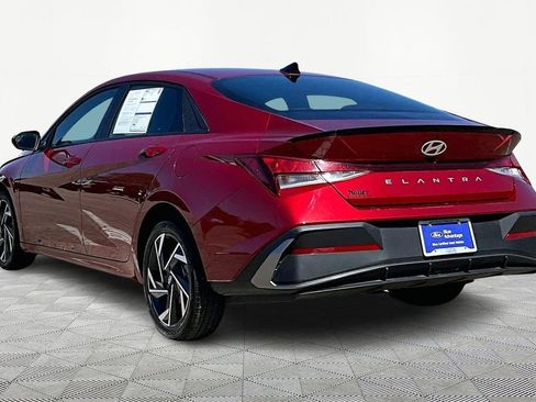 Used 2025 Hyundai Elantra Sport image 13