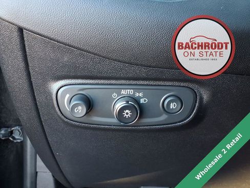 Used 2018 Chevrolet Equinox Premier image 21