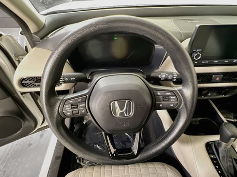 Used 2023 Honda HR-V LX image 11