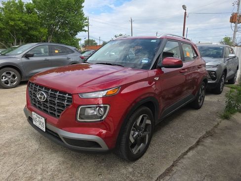 Used 2025 Hyundai Venue SEL FWD image 1