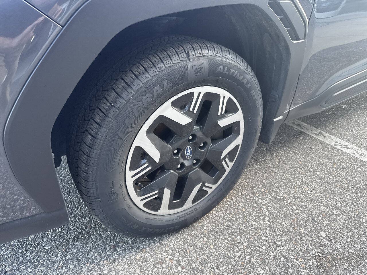 Used 2025 Subaru Forester Premium AWD/4WD image 9