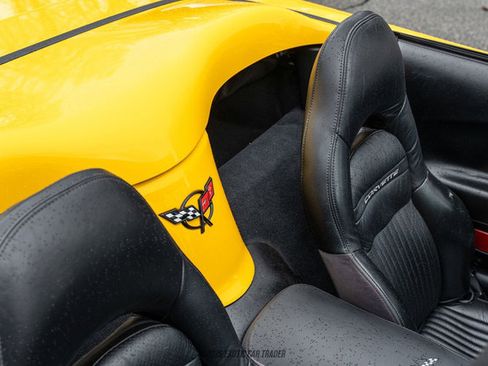 Used 2001 Chevrolet Corvette Convertible w/ Preferred Equipment Group2 image 38