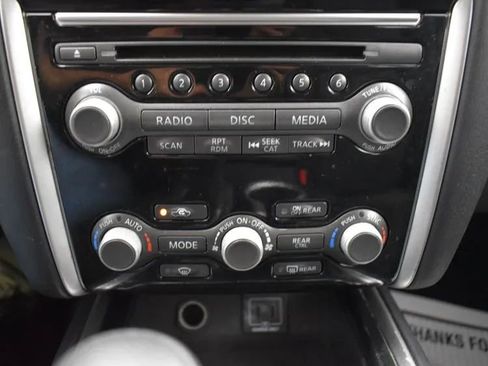 Used 2020 Nissan Pathfinder S FWD image 31