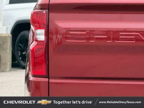 Used 2025 Chevrolet Silverado 1500 RST w/ Convenience Package II RWD image 9
