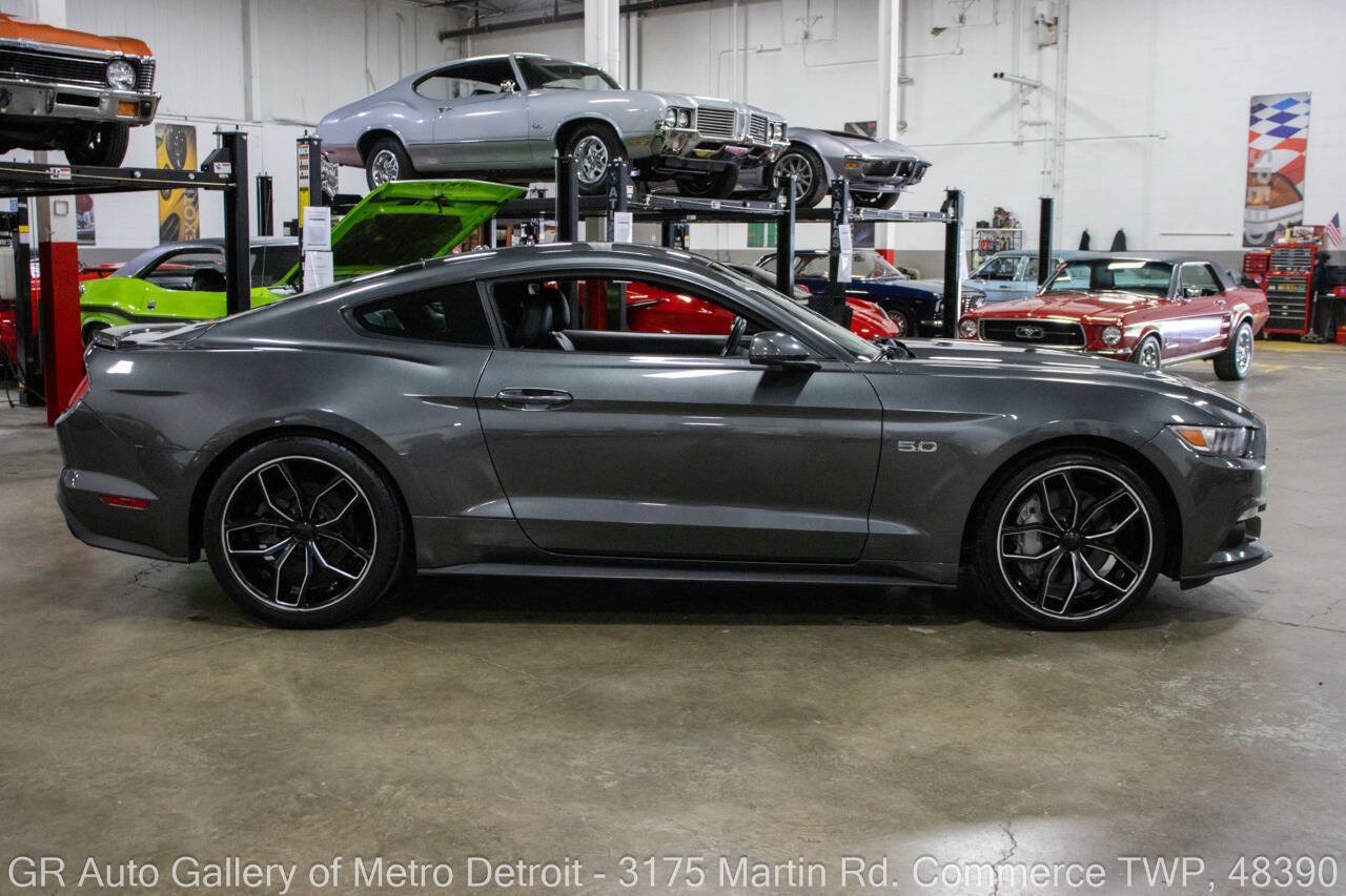 Used 2017 Ford Mustang GT Premium RWD image 8