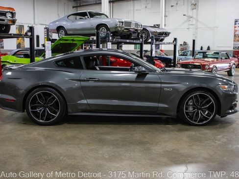 Used 2017 Ford Mustang GT Premium RWD image 8