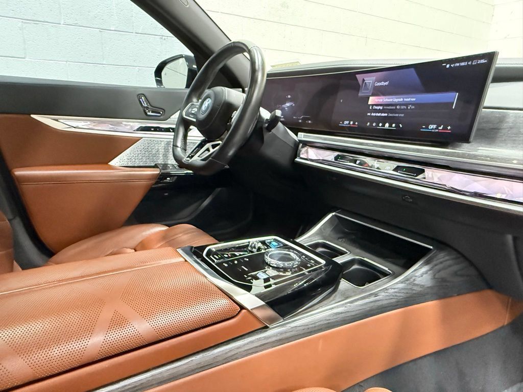Used 2023 BMW i7 xDrive60 AWD/4WD image 43
