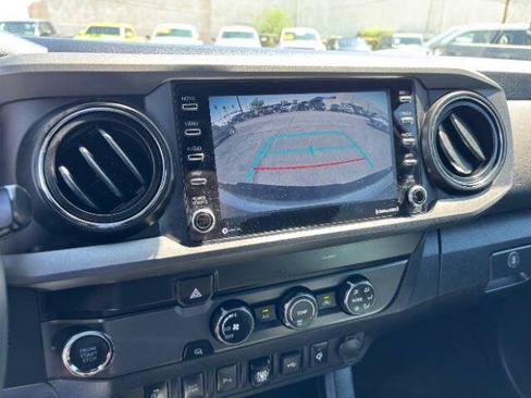 Used 2020 Toyota Tacoma TRD Sport w/ Technology Package RWD image 14