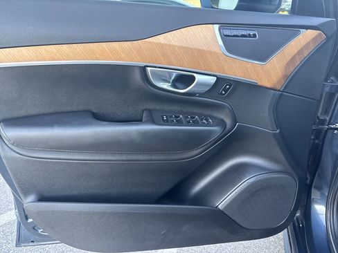 Used 2023 Volvo XC90 B6 Plus image 23