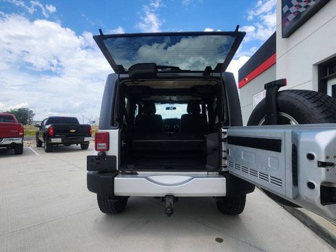 Used 2012 Jeep Wrangler Sahara w/ Dual Top Group AWD/4WD image 22