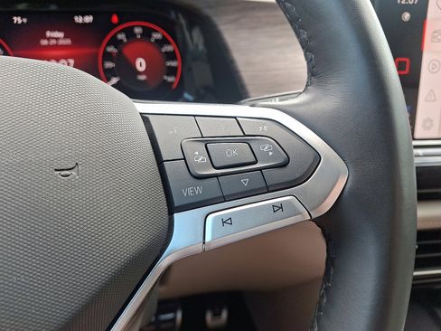 Certified 2025 Volkswagen Atlas SEL Premium R-Line image 21