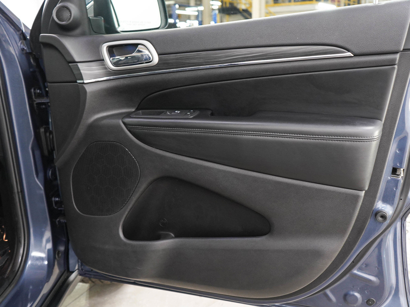 Used 2019 Jeep Grand Cherokee Limited w/ Luxury Group II AWD/4WD image 9