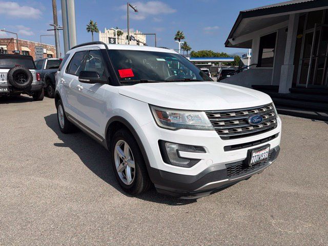 Used 2016 Ford Explorer XLT AWD/4WD image 1