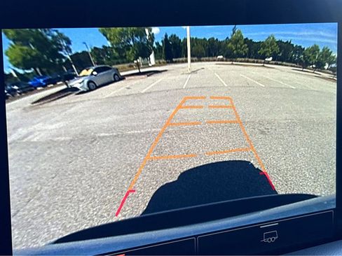 Used 2024 GMC Yukon SLT RWD image 34