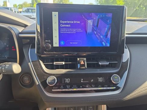 Used 2025 Toyota Corolla Cross XLE w/ Convenience Package AWD/4WD image 18
