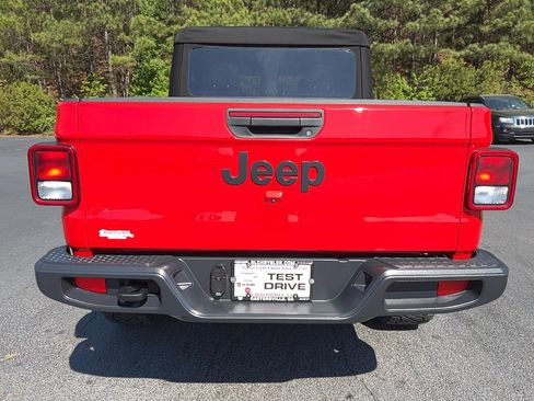 Used 2024 Jeep Gladiator Sport image 5