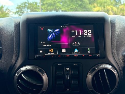 Used 2018 Jeep Wrangler Unlimited Sport S AWD/4WD image 9