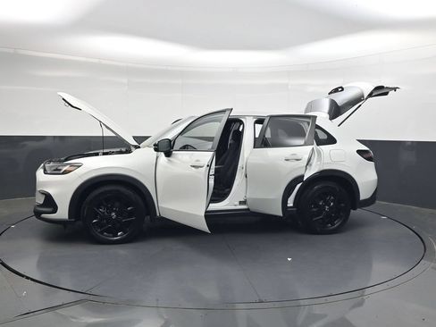 Certified 2024 Honda HR-V Sport image 39