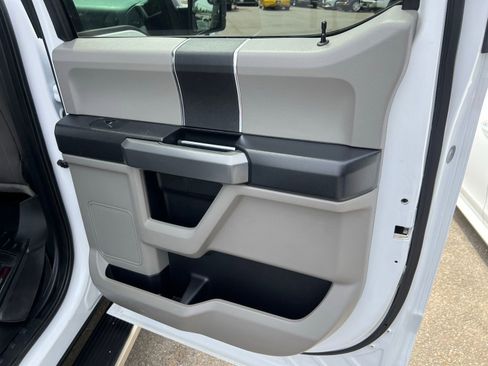 Used 2017 Ford F150 XLT AWD/4WD image 17