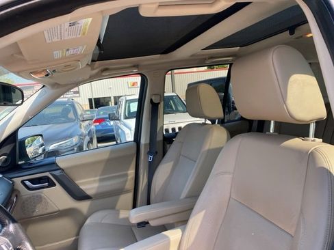 Used 2009 Land Rover LR2 HSE image 11