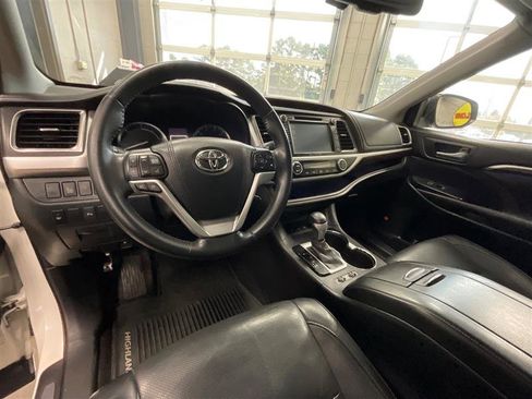 Used 2016 Toyota Highlander Limited image 14
