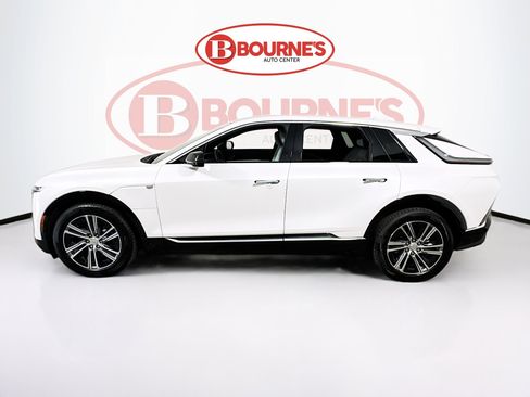 Used 2024 Cadillac Lyriq Luxury AWD/4WD image 8