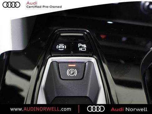 Certified 2025 Audi Q5 Premium AWD/4WD image 5