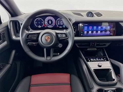 New 2026 Porsche Cayenne S image 25