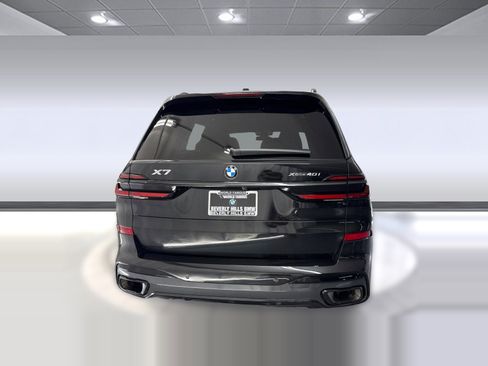 Used 2024 BMW X7 xDrive40i w/ M Sport Package AWD/4WD image 9