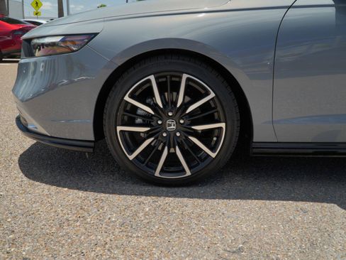 Used 2023 Honda Accord Touring image 17