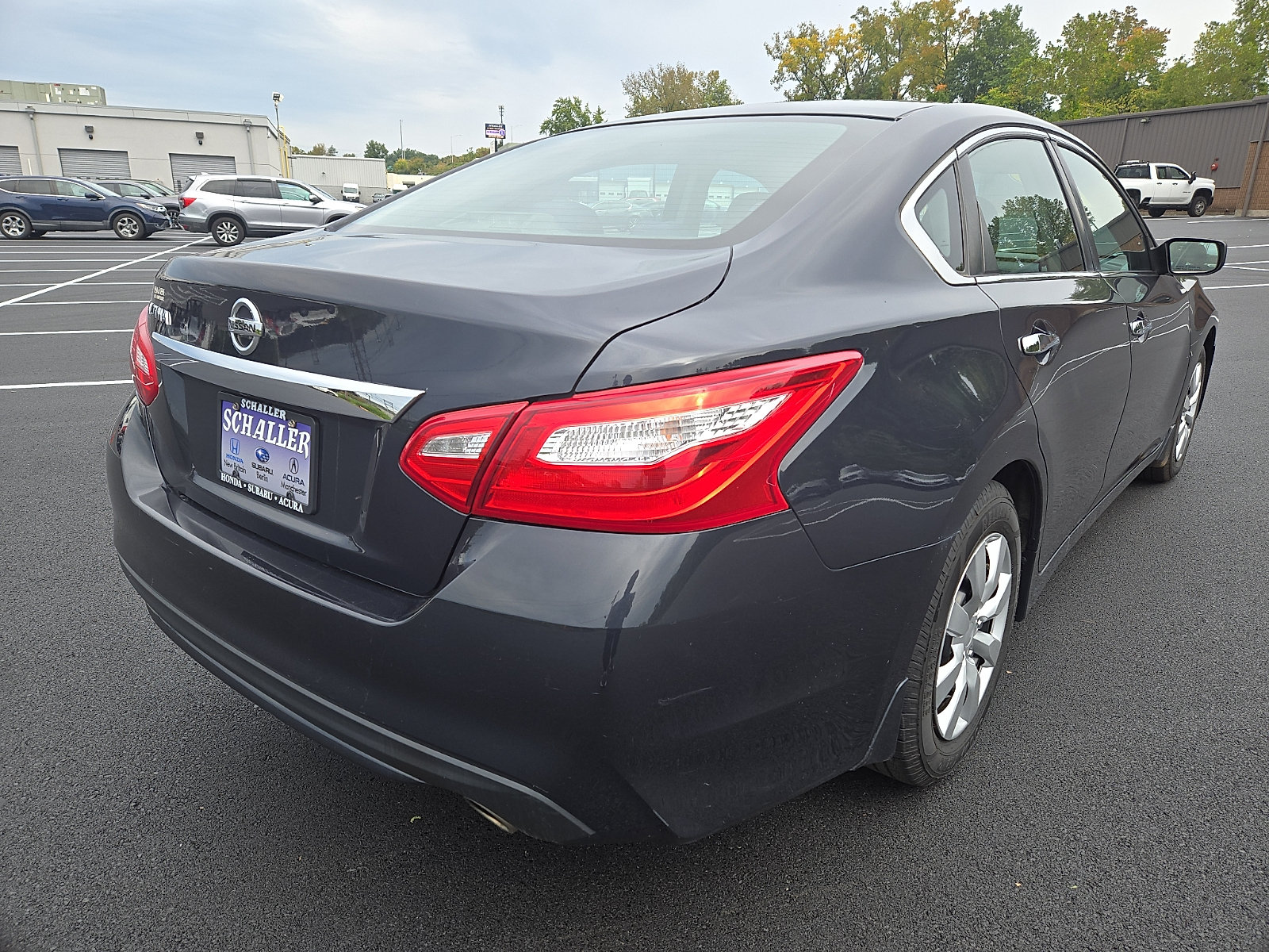 Used 2017 Nissan Altima 2.5 S w/ Power Driver Seat Package FWD image 2