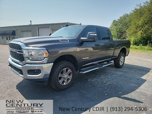 Used 2024 RAM 2500 Big Horn AWD/4WD image 1