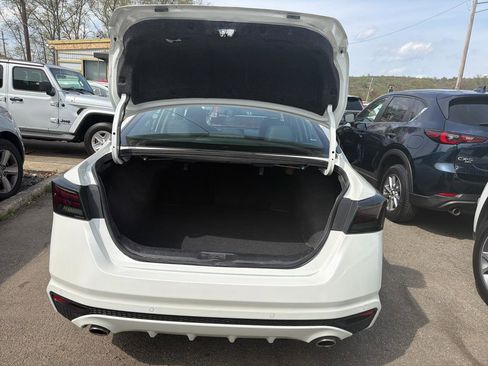 Used 2020 Nissan Altima 2.5 SR w/ Premium Package FWD image 12