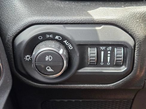 Used 2022 Jeep Gladiator Sport AWD/4WD image 23