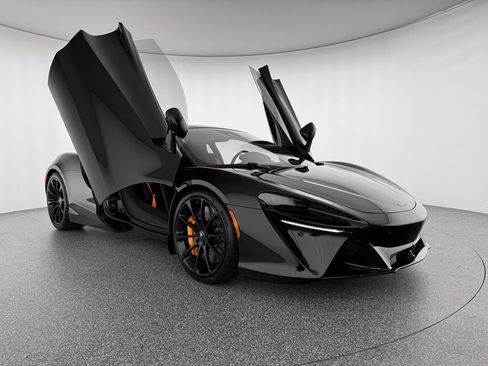 New 2025 McLaren Artura image 46