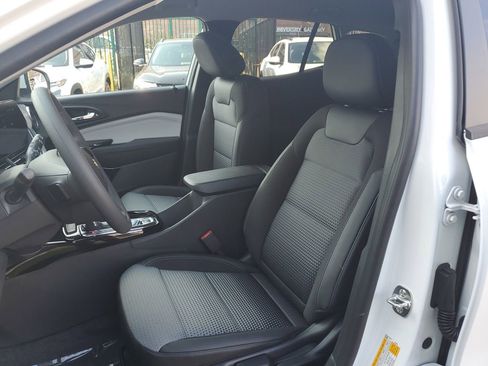 New 2026 Chevrolet Trax LT image 17