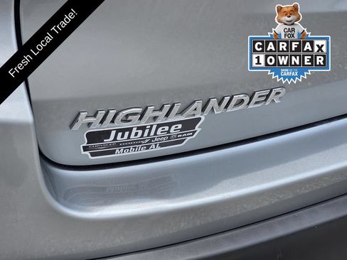 Used 2019 Toyota Highlander LE AWD/4WD image 26