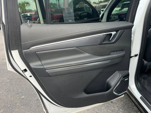 Used 2025 Buick Enclave Sport Touring w/ Power Package FWD image 12