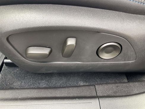 New 2026 Chevrolet Equinox EV LT image 18