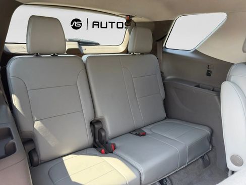 Used 2019 Chevrolet Traverse Premier AWD/4WD image 32