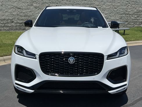 Certified 2026 Jaguar F-PACE R-Dynamic S AWD/4WD image 10