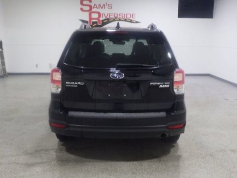 Used 2017 Subaru Forester 2.5i Limited AWD/4WD image 3