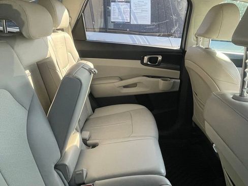 Certified 2021 Kia Sorento S w/ Panoramic Sunroof Package FWD image 8