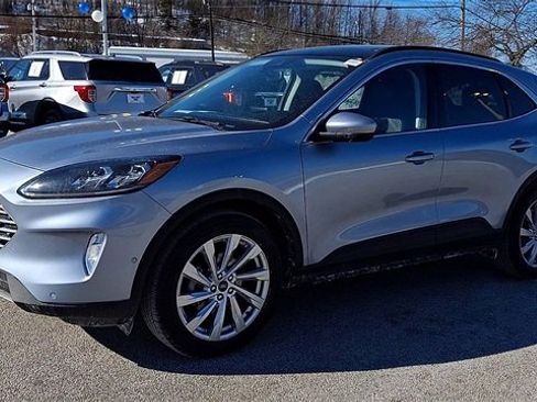 Used 2022 Ford Escape Titanium w/ Titanium Elite Package image 4