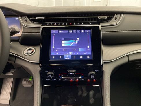 New 2025 Jeep Grand Cherokee Laredo image 13